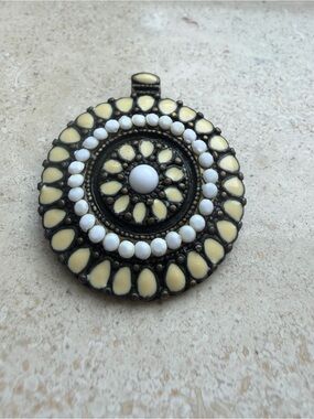 Vintage-Inspired Cream & White Circular Pendant